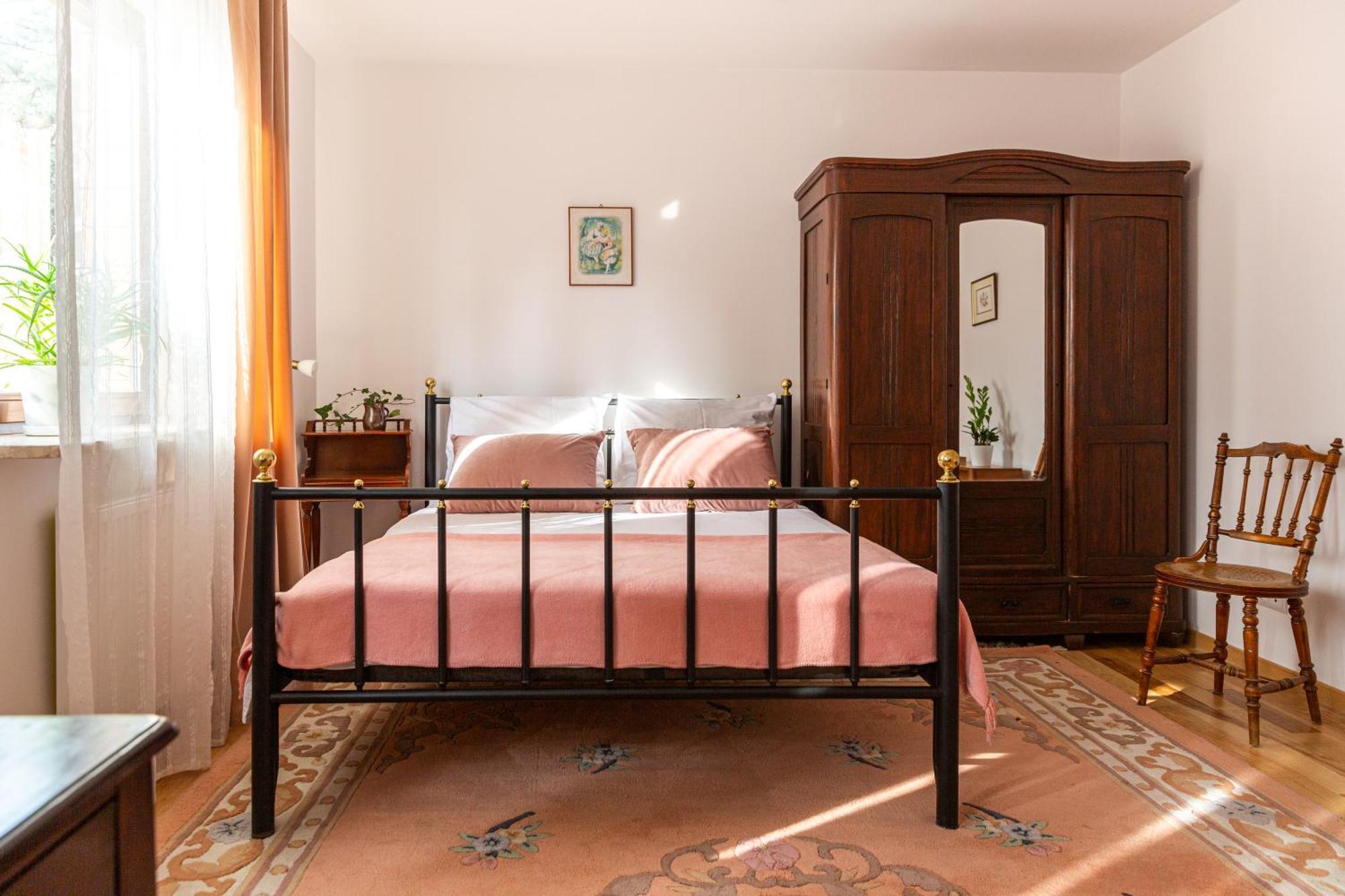 Pink Rose Suite Józefów Kültér fotó